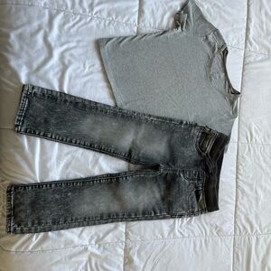 Kids Size 5T Gray T-Shirt and Ash Black Jeans Set